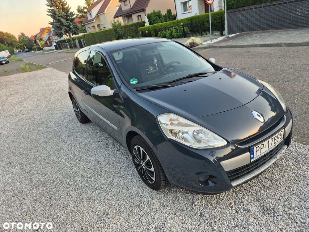 Renault Clio 1.2 16V 75 Yahoo - 14