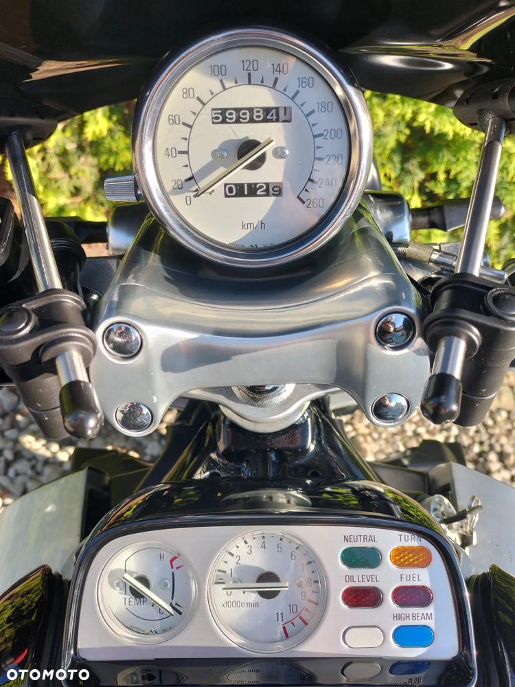 Yamaha V-MAX - 12