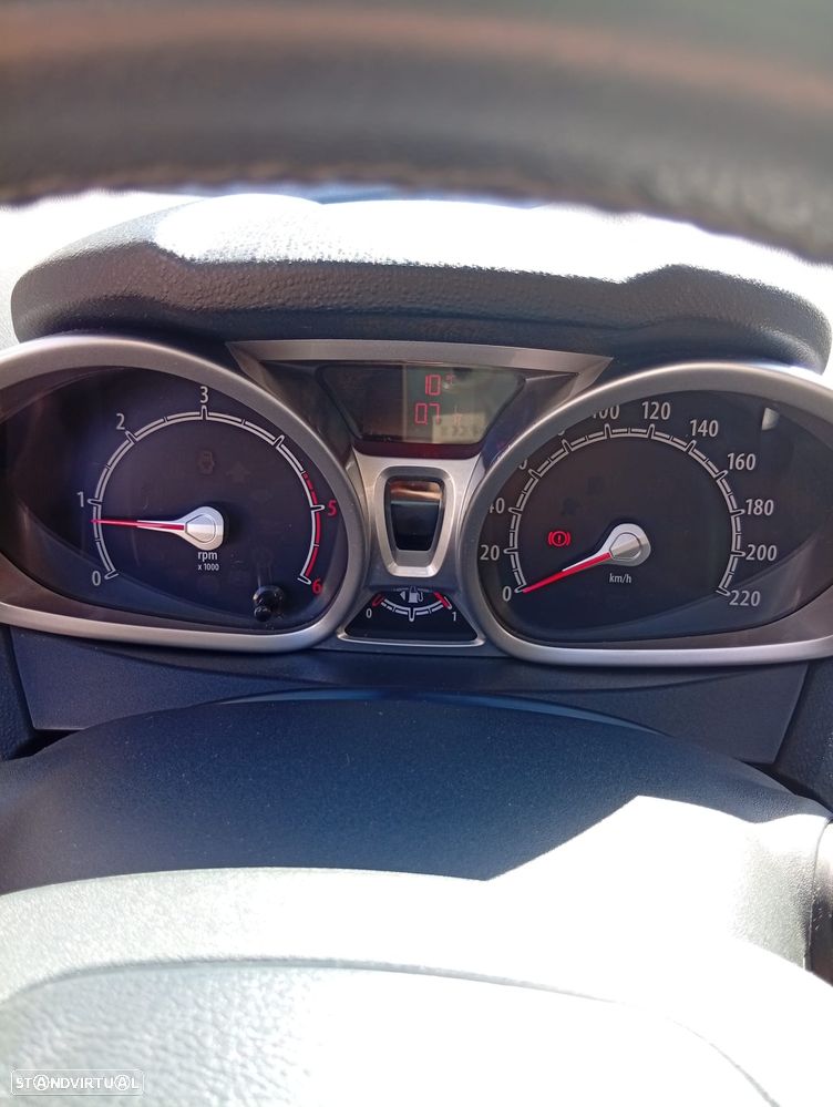 Ford Fiesta 1.4 TDCI Titanium - 13