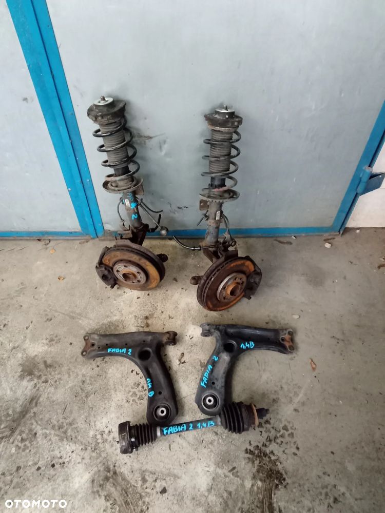 Zwrotnica Macpherson wahacz półoś skoda fabia II 2 1,4B. - 1