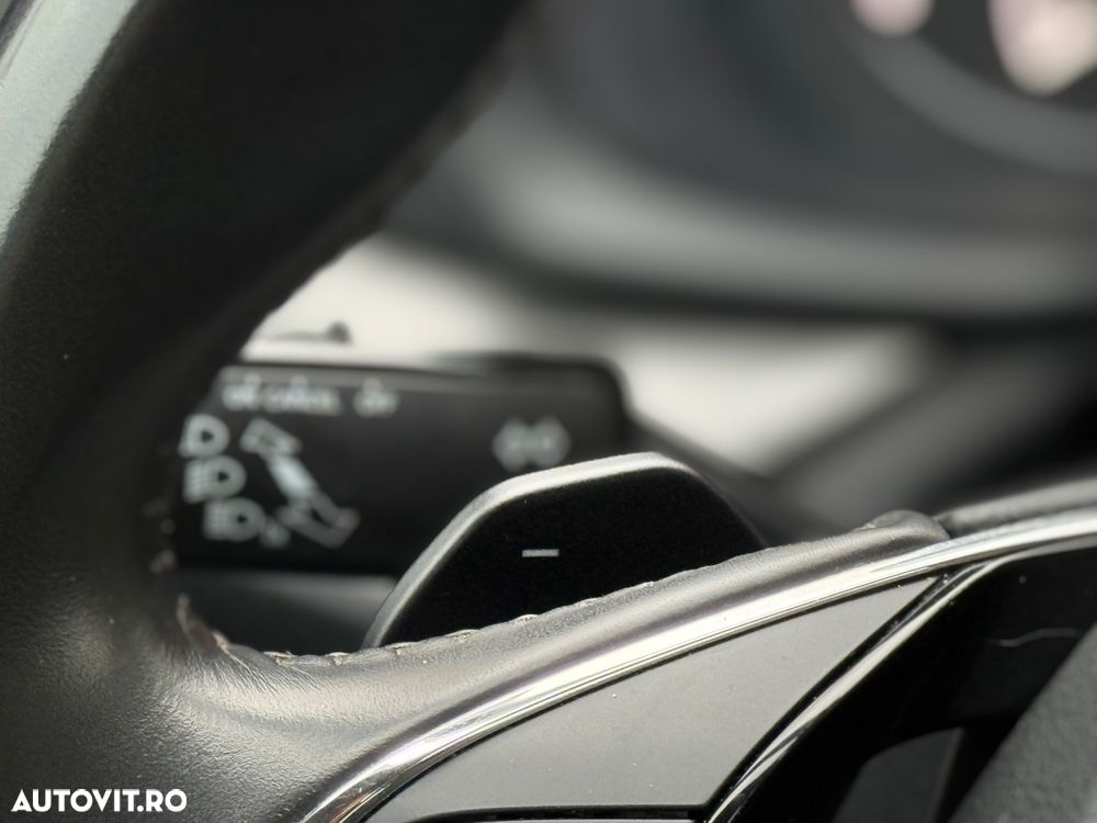 Skoda Octavia Combi 2.0 TDI DSG Premium Edition - 21