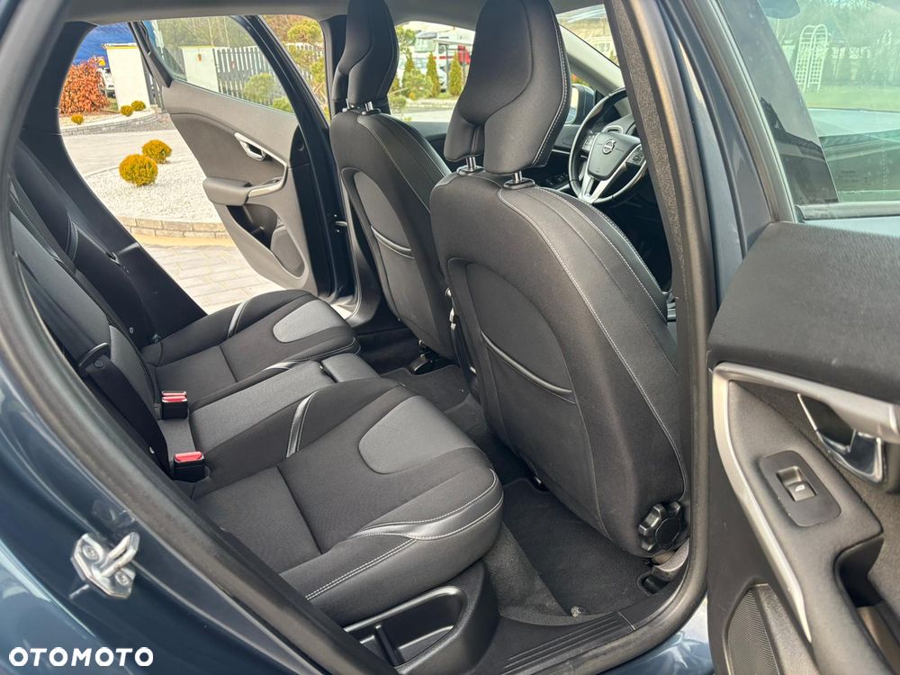 Volvo V40 D3 Geartronic RDesign - 8