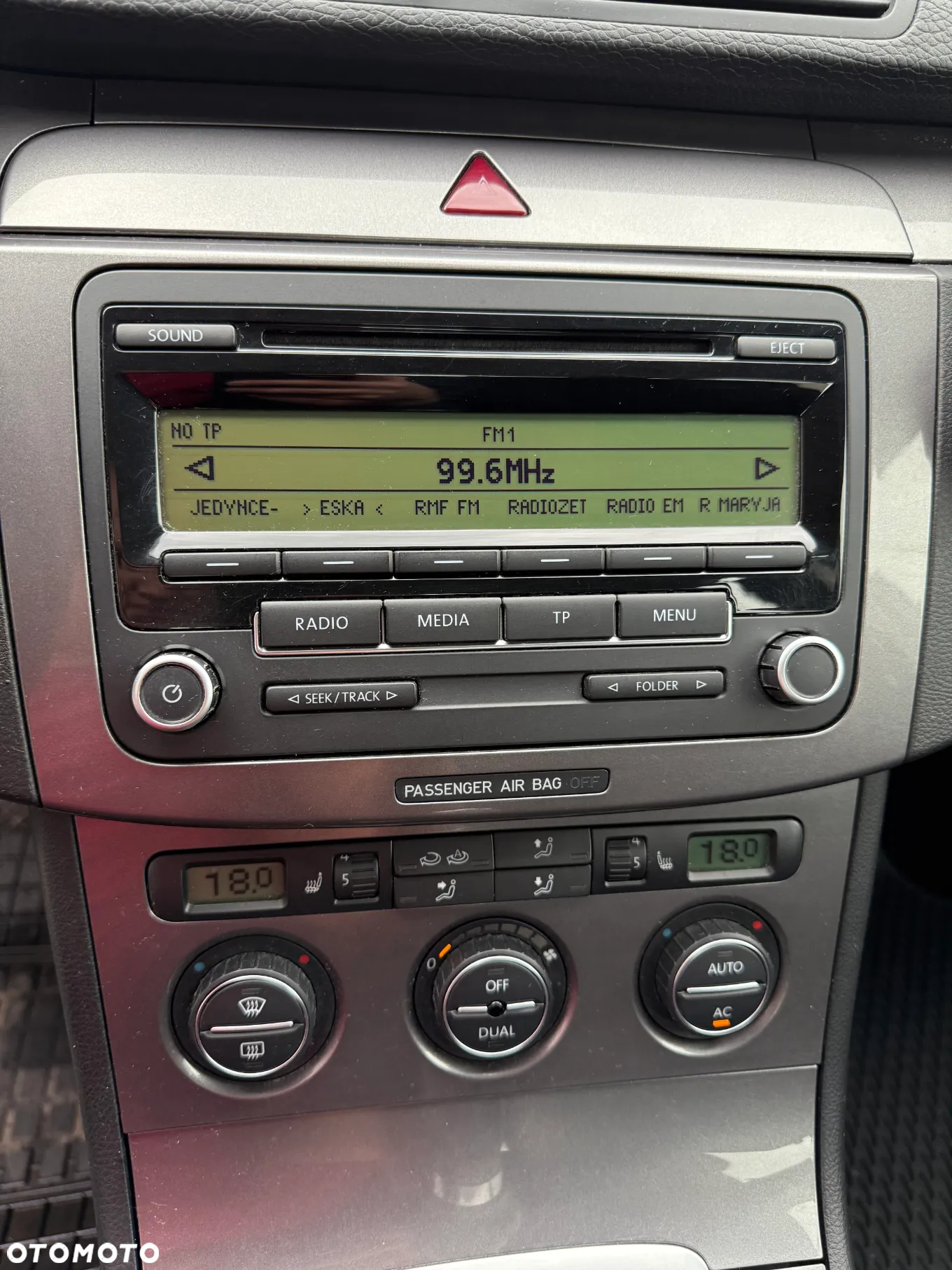Volkswagen Passat - 24