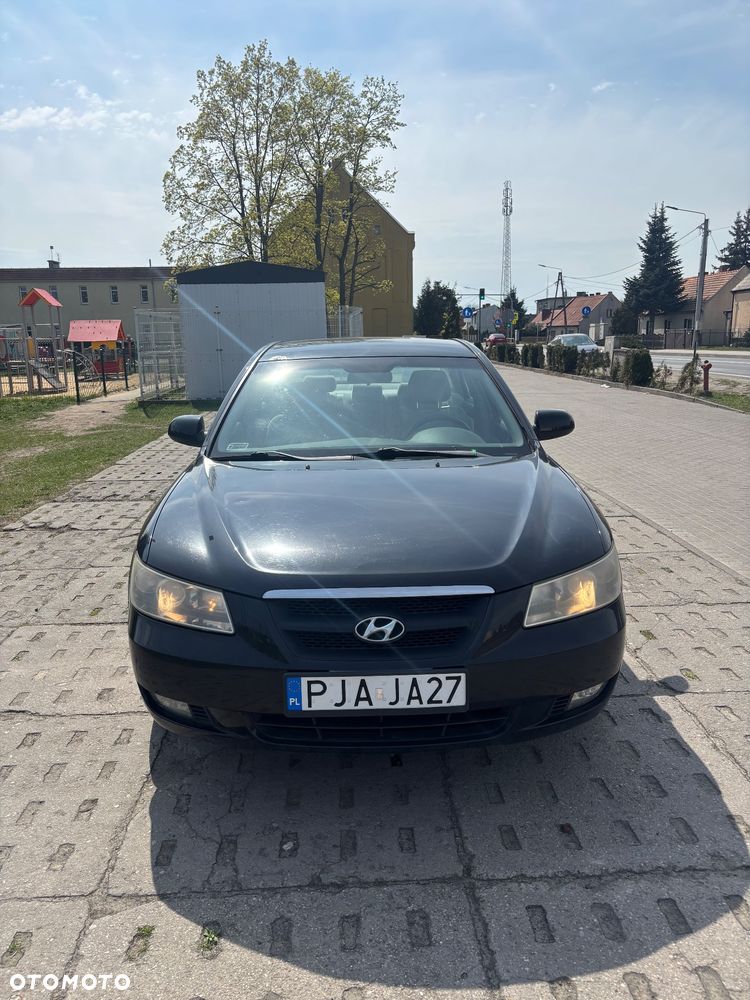 Hyundai Sonata - 2