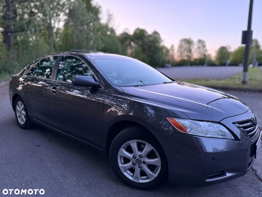 Toyota Camry 2.4 XLE - 2