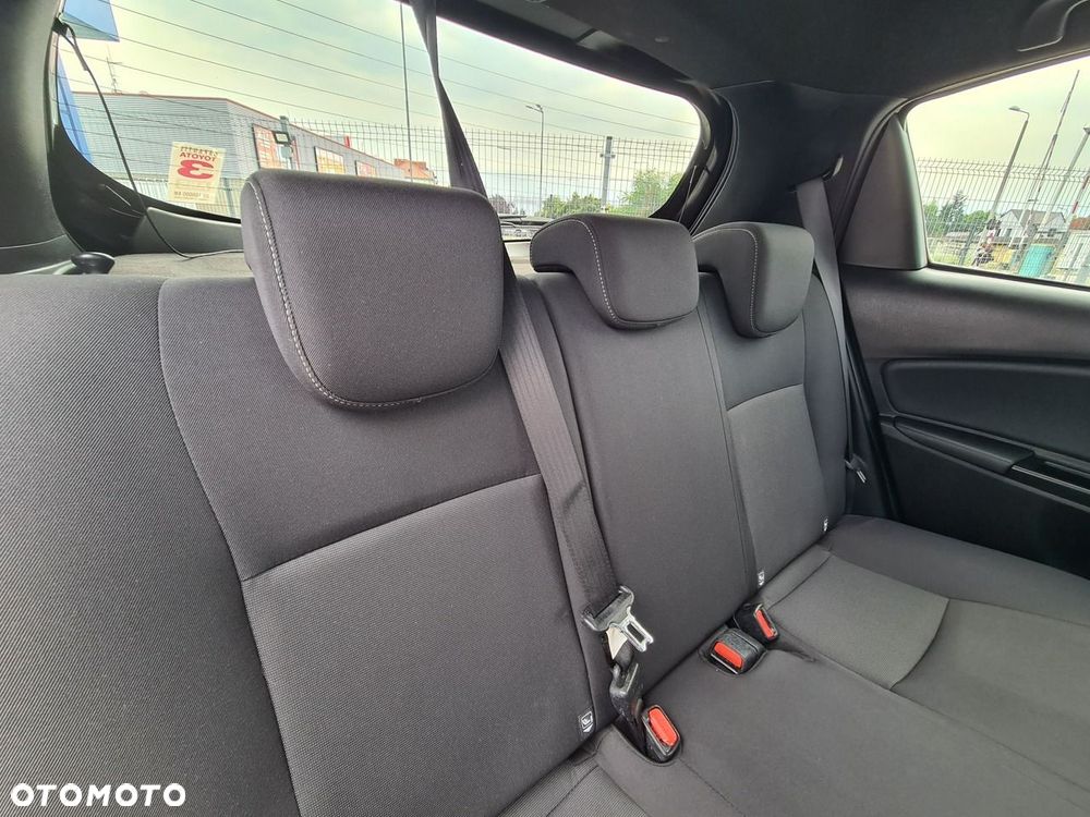 Toyota Yaris Hybrid 100 Premium - 32
