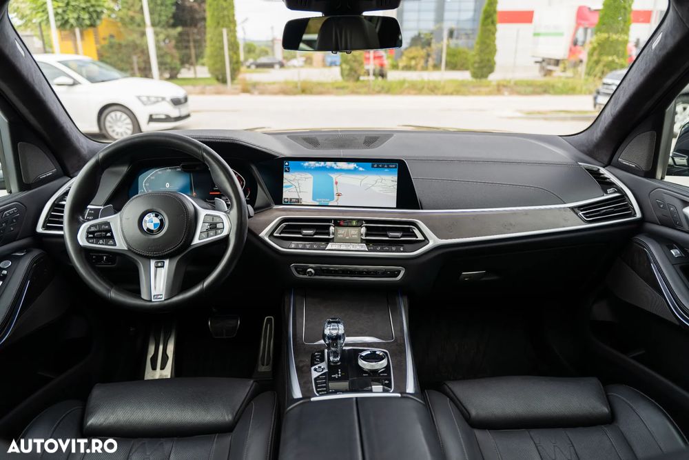 BMW X7 - 7