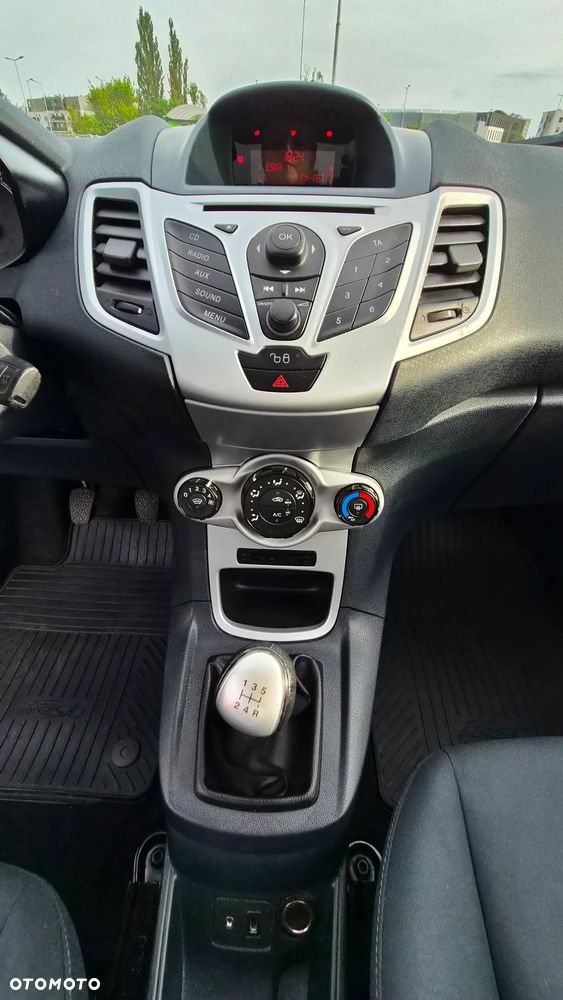 Ford Fiesta 1.25 Ambiente EU5 - 9