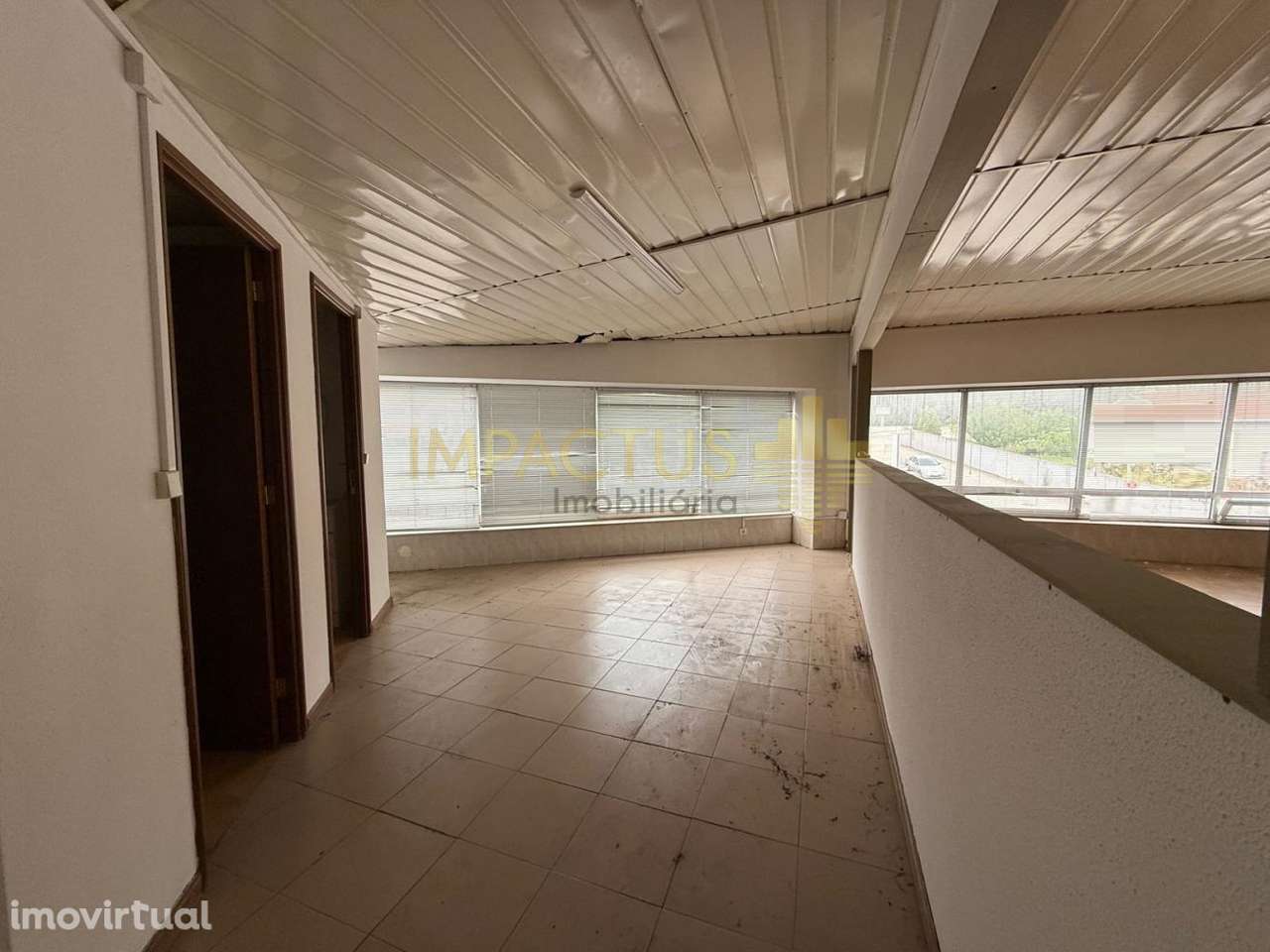 Escritório em zona industrial - Grande imagem: 3/9