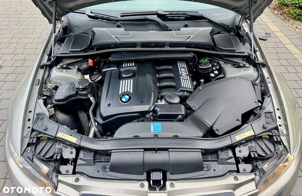 BMW Seria 3 330i Edition Exclusive - 19