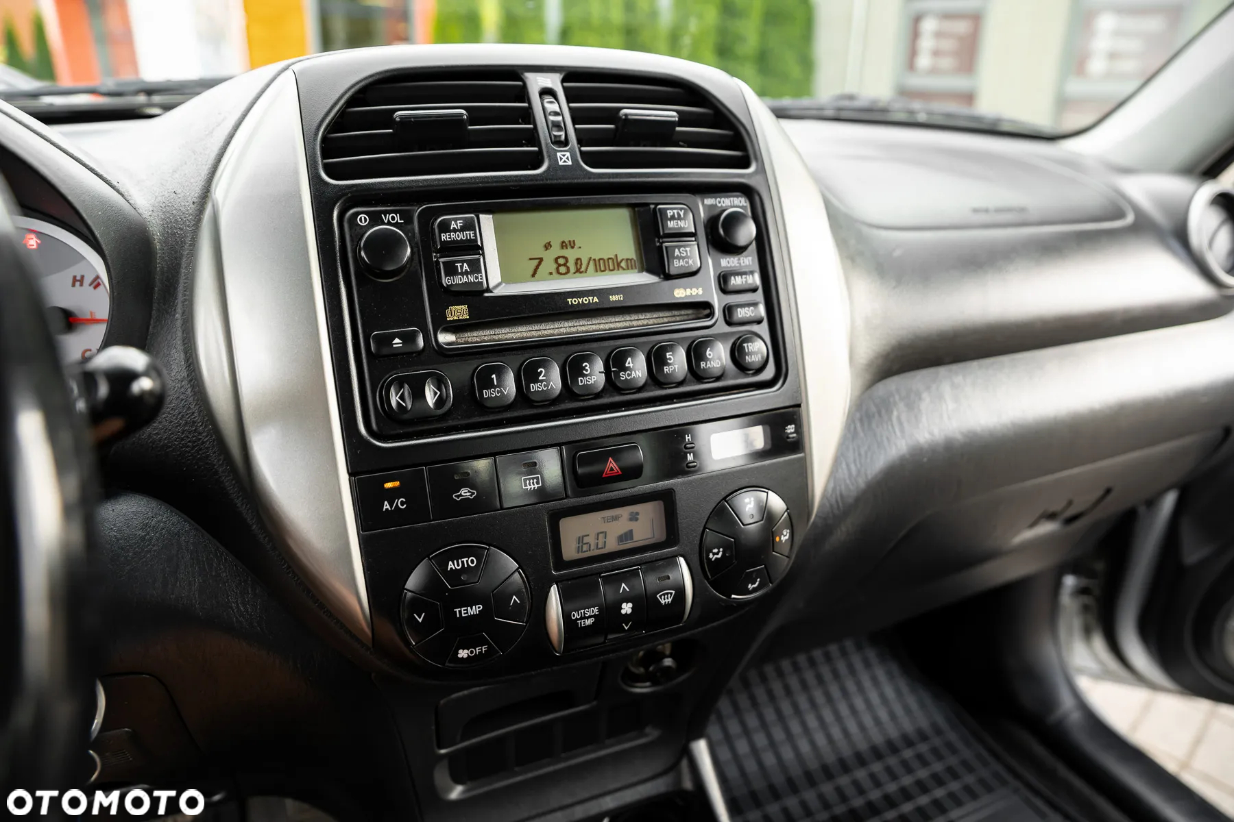 Toyota RAV4 2.0 VVT-i Sol - 26
