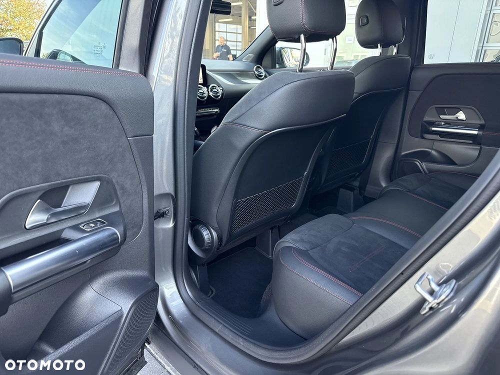 Mercedes-Benz GLA 250 e PHEV AMG Line 8G-DCT - 16