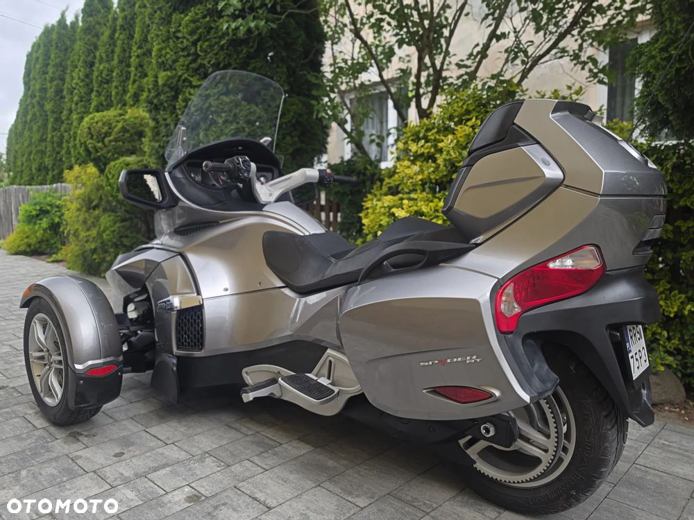 Can-Am Spyder - 12