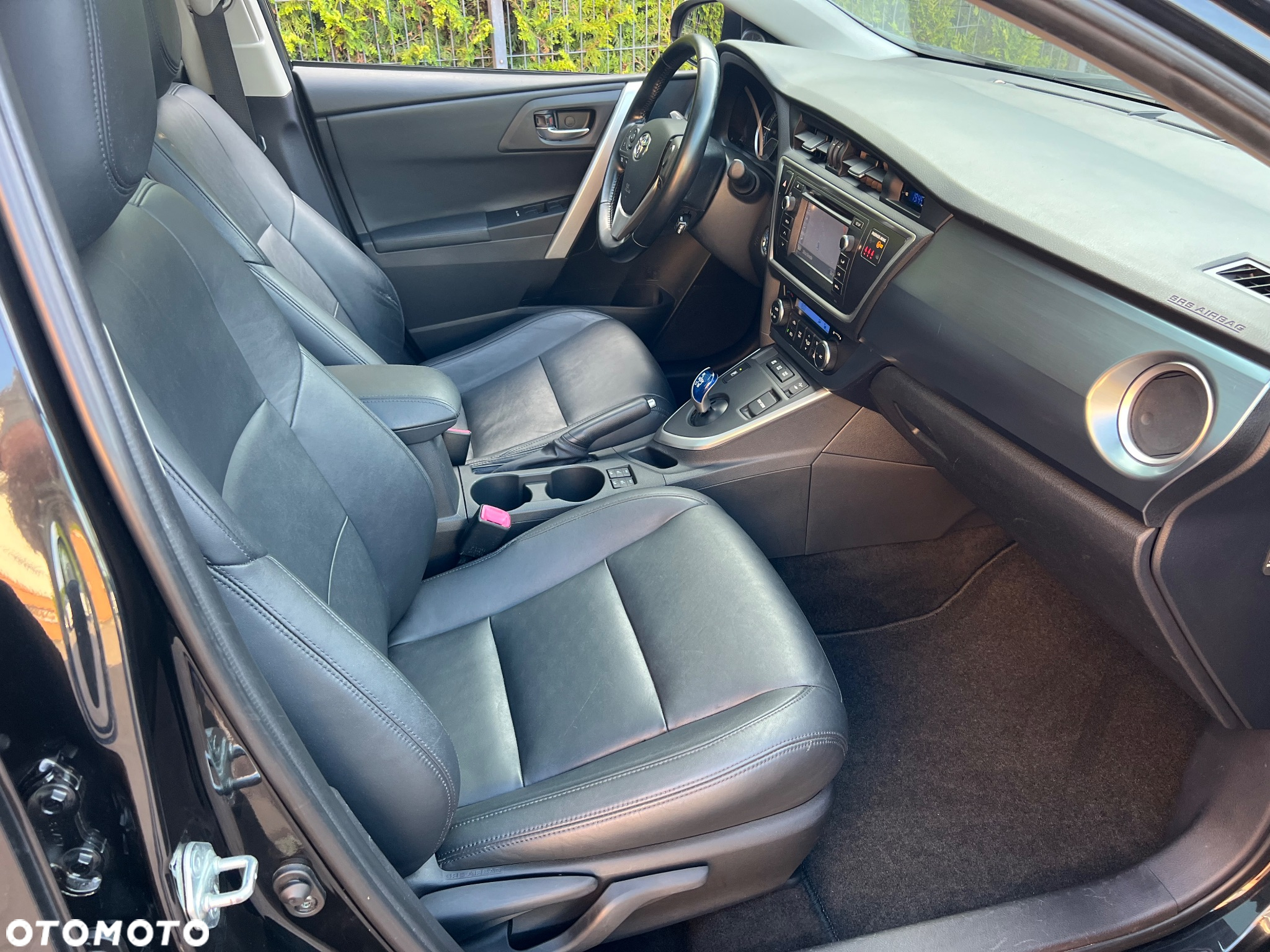 Toyota Auris 1.8 HSD Prestige - 19