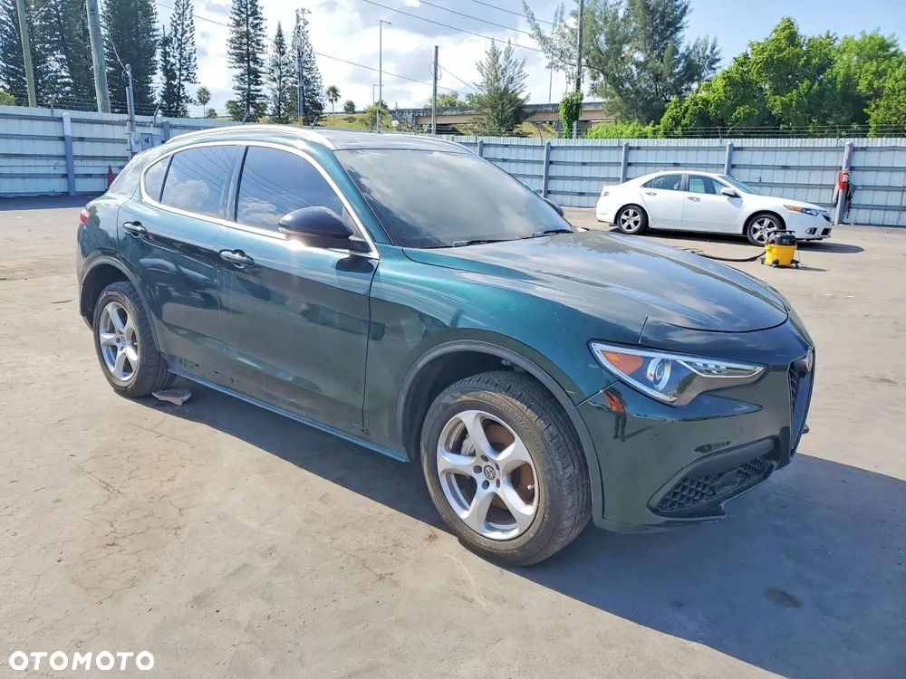 Alfa Romeo Stelvio 2.0 Turbo 16V AT8-Q4 Ti - 2