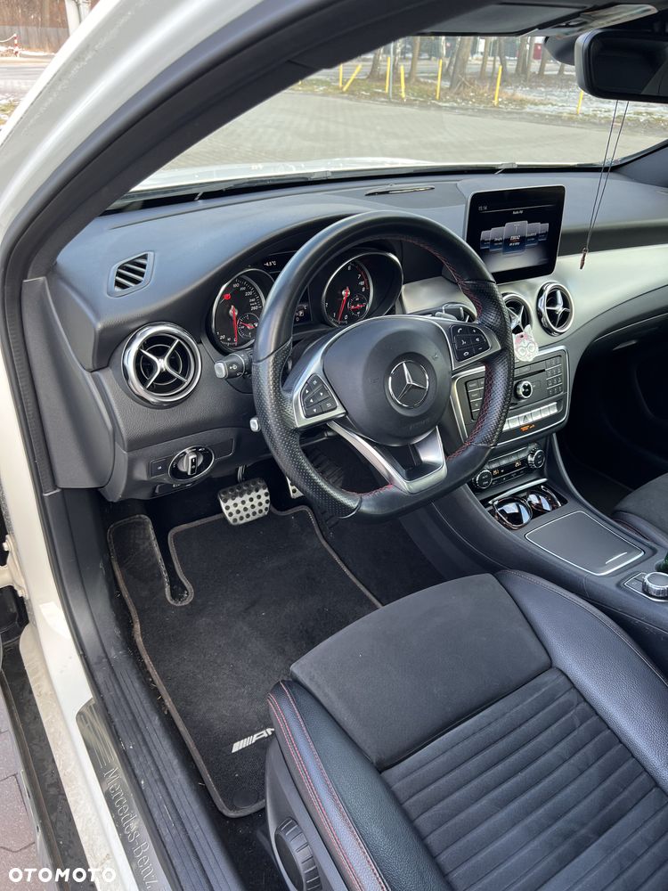 Mercedes-Benz GLA 200 7G-DCT AMG Line - 7