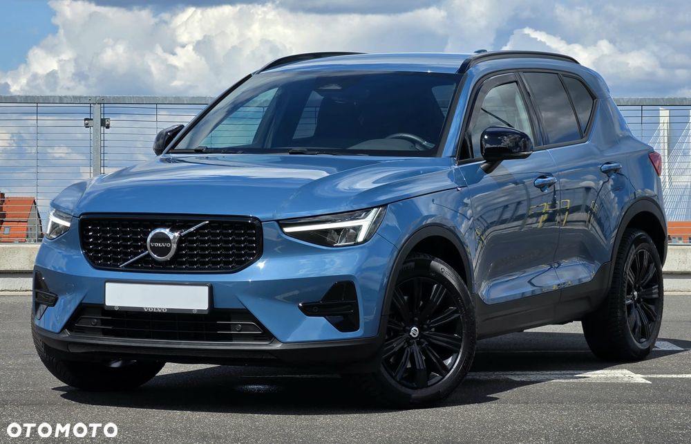 Volvo XC 40 B3 Ultra Dark - 2