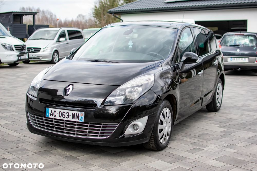 Renault Grand Scenic - 30