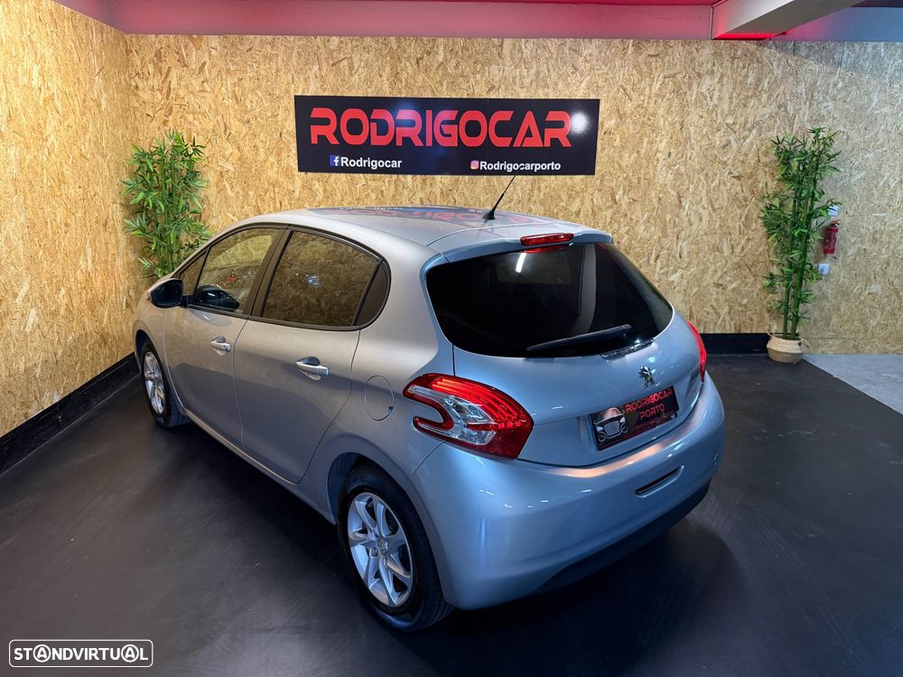 Peugeot 208 1.4 HDi Access - 4