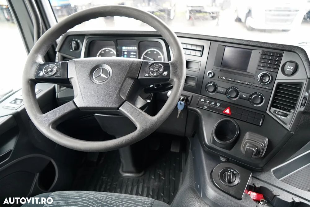 Mercedes-Benz AROCS 3243 / 8x4 / BASCULANĂ 20mc / BASCULANĂ SPATE / EURO 6 / PNEURI 100% / ÎNCĂRCARE: 19.500 KG / HIDROCLAP - 30