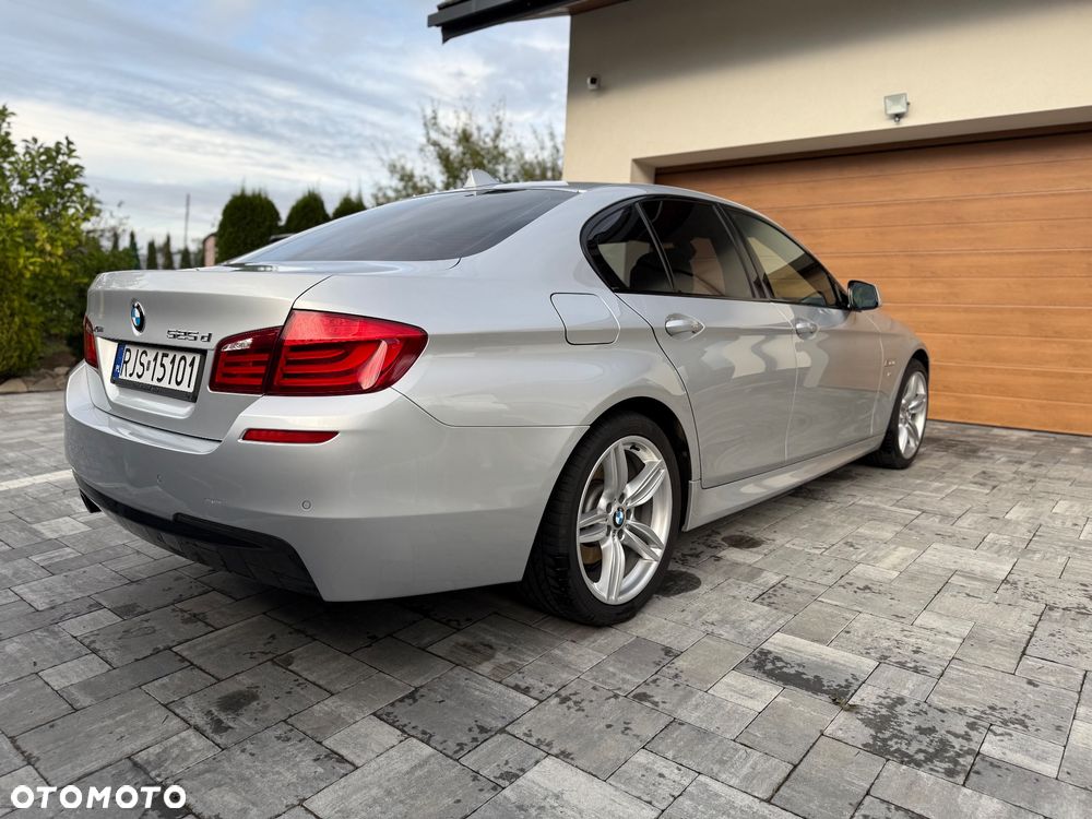 BMW Seria 5 525d xDrive - 9