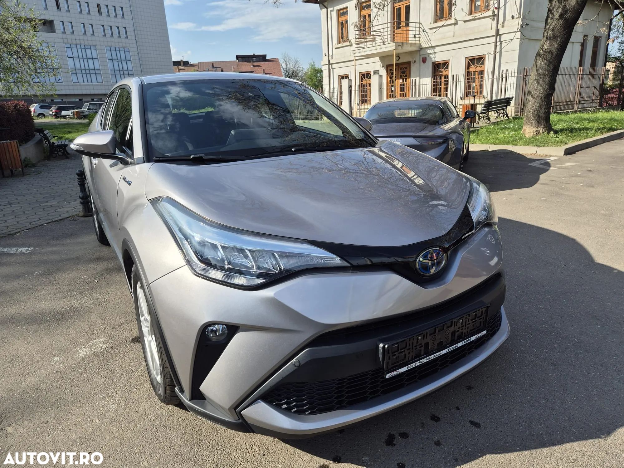 Toyota C-HR 1.8 Hybrid Business Edition - 1