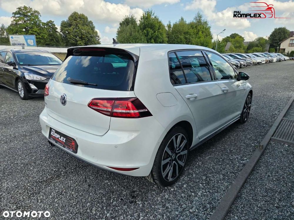 Volkswagen Golf - 5