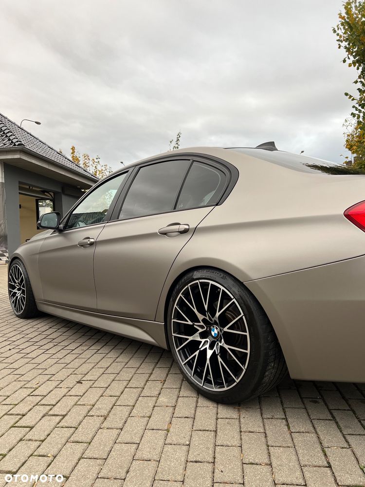 BMW Seria 3 318d - 23