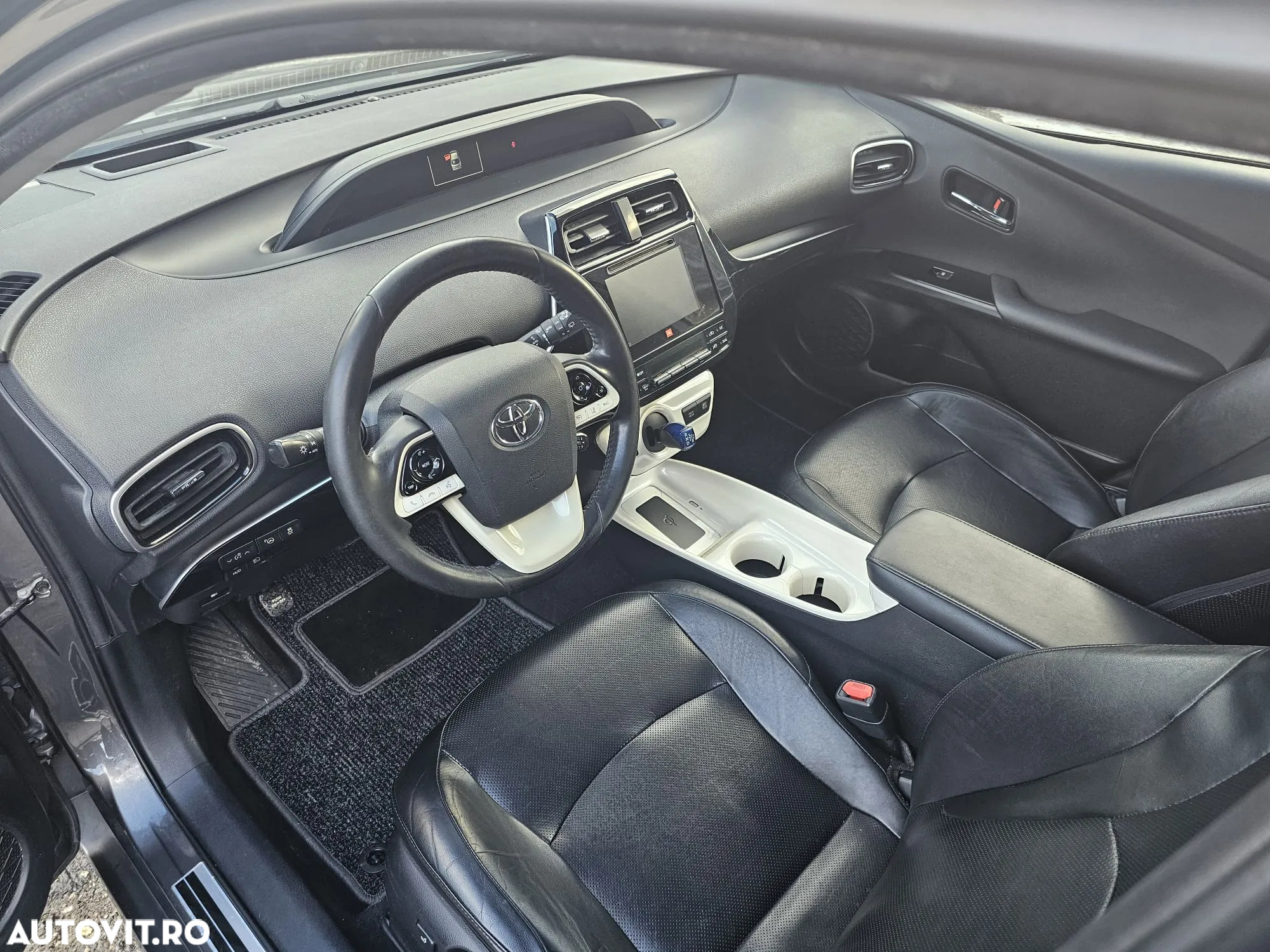 Toyota Prius 1.8 HSD Exclusive Plus - 6