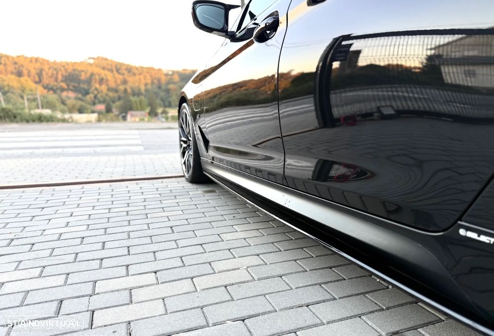 BMW 530 e Pack Desportivo M - 13