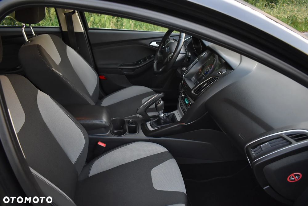 Ford Focus 1.0 EcoBoost Titanium - 28