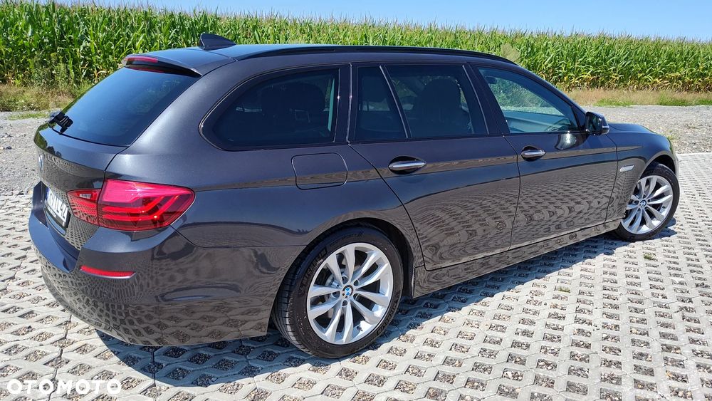 BMW Seria 5 525d Sport-Aut Luxury Line - 4