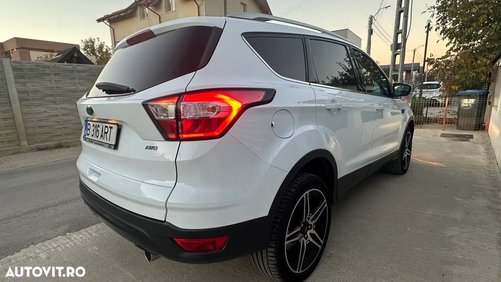 Ford Kuga 2.0 TDCi 4WD Powershift Trend - 3