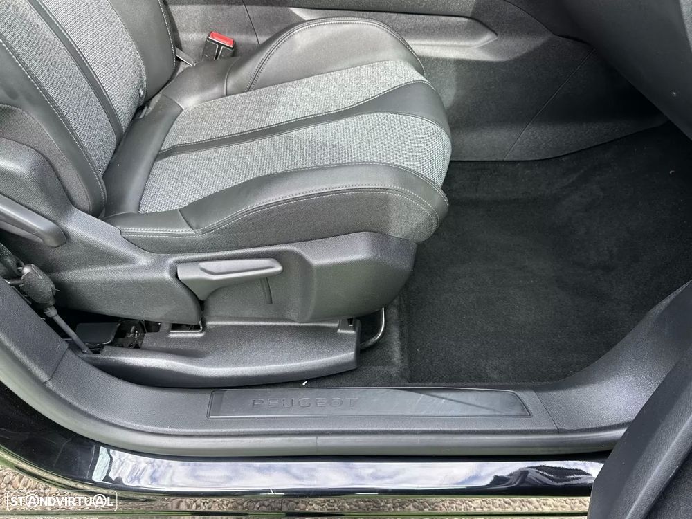 Peugeot 3008 1.2 PureTech Allure Pack - 57