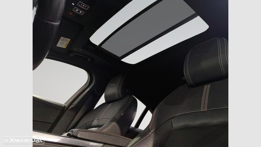 Jaguar XE 2.0 D200 R-Dynamic S - 14