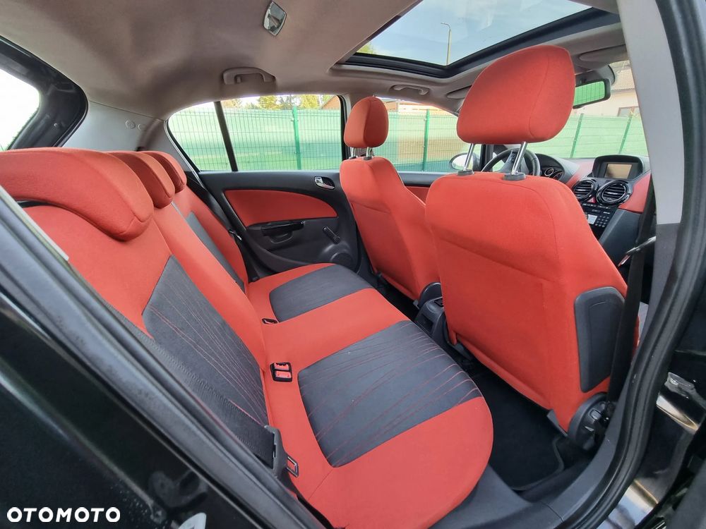 Opel Corsa 1.4 16V Cosmo - 11