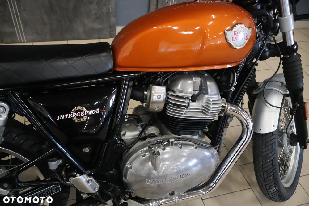 Royal Enfield Interceptor - 16