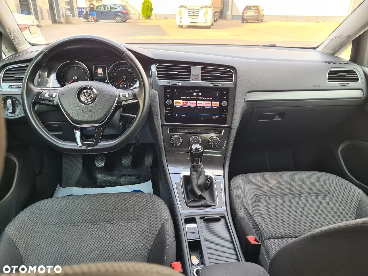 Volkswagen Golf VII 1.6 TDI BMT Comfortline - 8