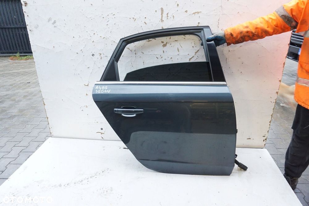 DRZWI PRAWY TYŁ AUDI A4 B8 SEDAN - 1