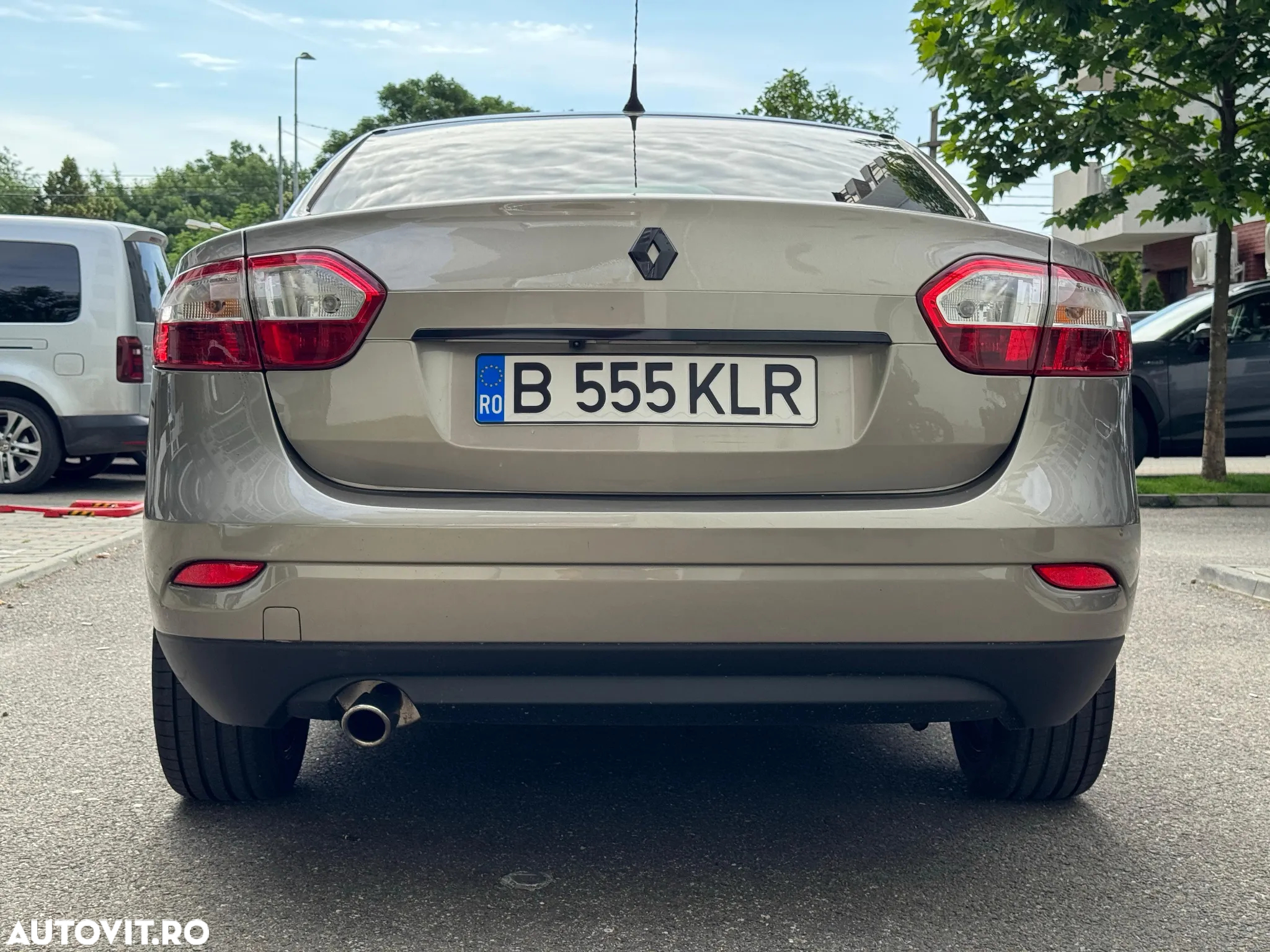 Renault Fluence 1.6 16V Expression - 8