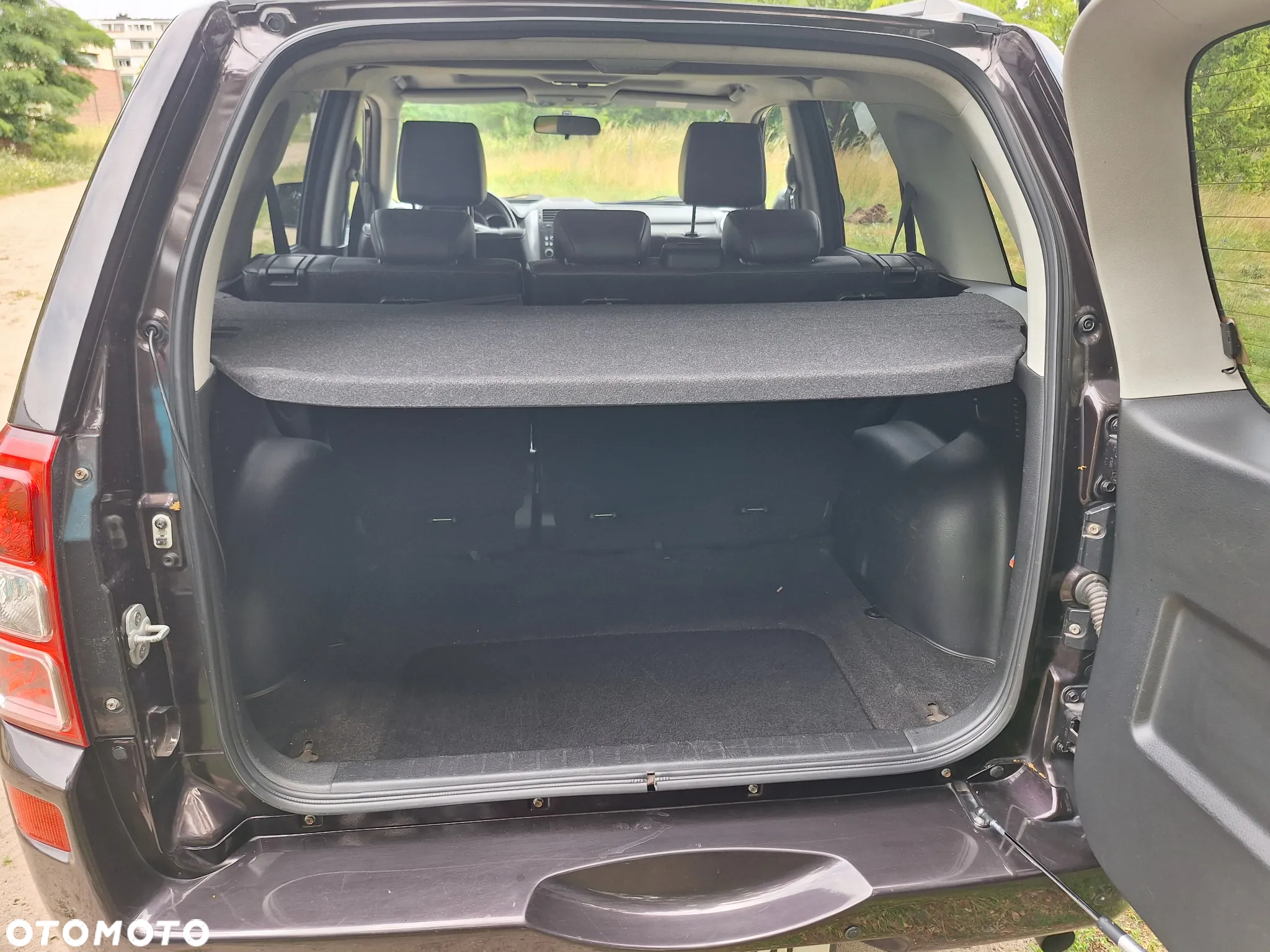 Suzuki Grand Vitara 2.4 De Luxe - 12
