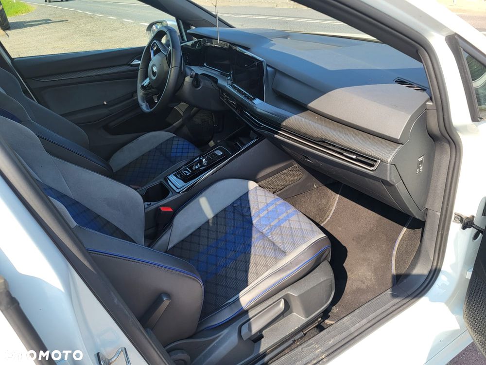 Volkswagen Golf - 28