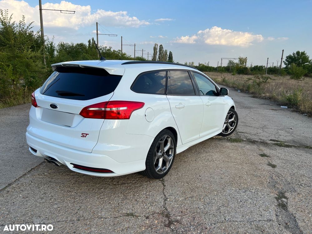 Ford Focus ST - 4