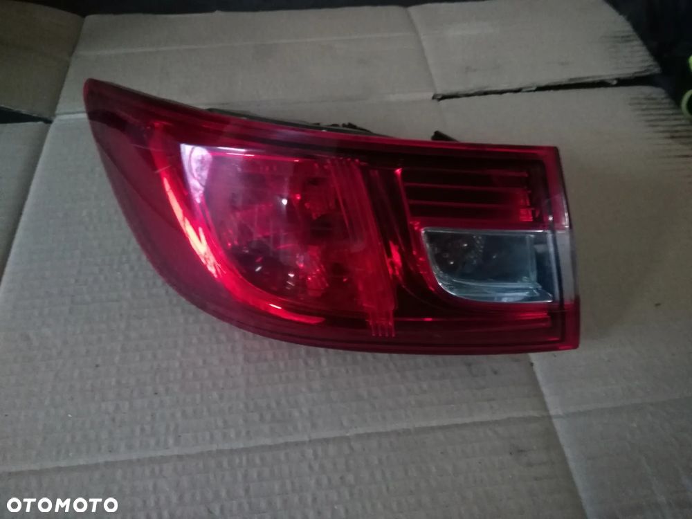 lampa lewy tył renault clio IV4