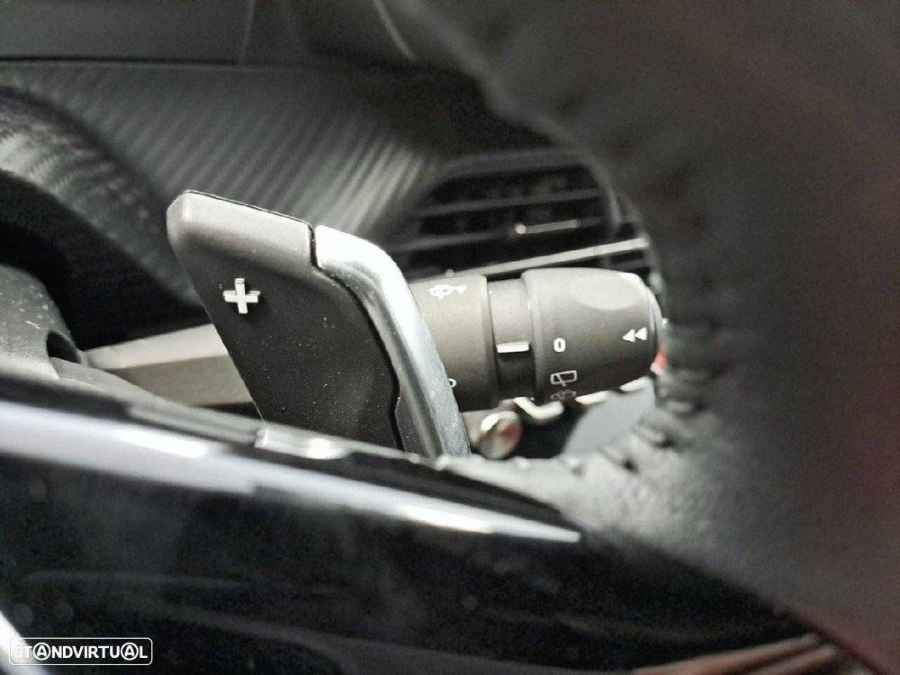 Peugeot 2008 1.2 Hybrid Allure e-DCS6 - 15