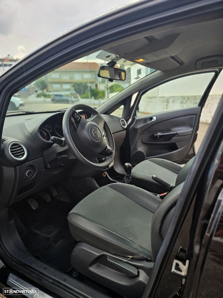 Opel Corsa 1.2 Cosmo - 10