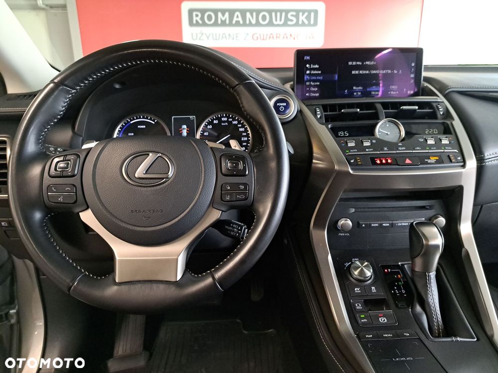 Lexus NX 300h Business Edition AWD - 20