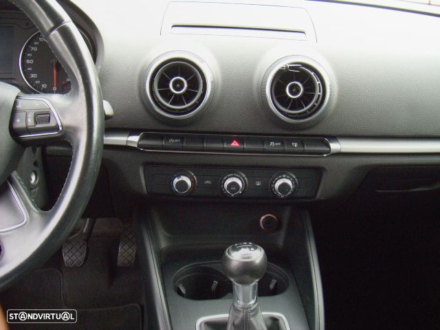 Audi A3 Limousine 1.6 TDI Business Line Attraction Ultra - 17