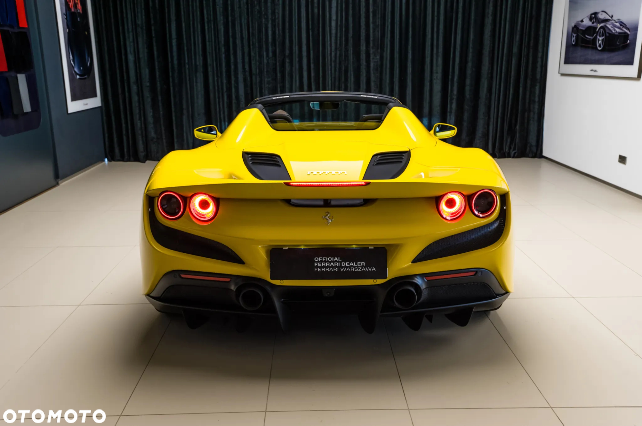 Ferrari F8 Spider - 7