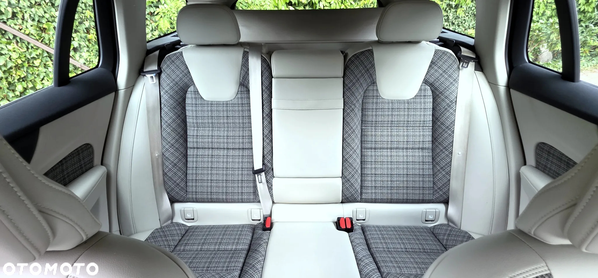 Volvo V60 T4 Momentum Pro - 37